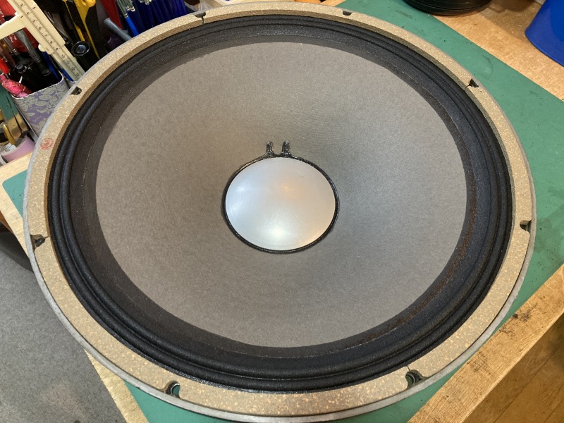 JBL D130