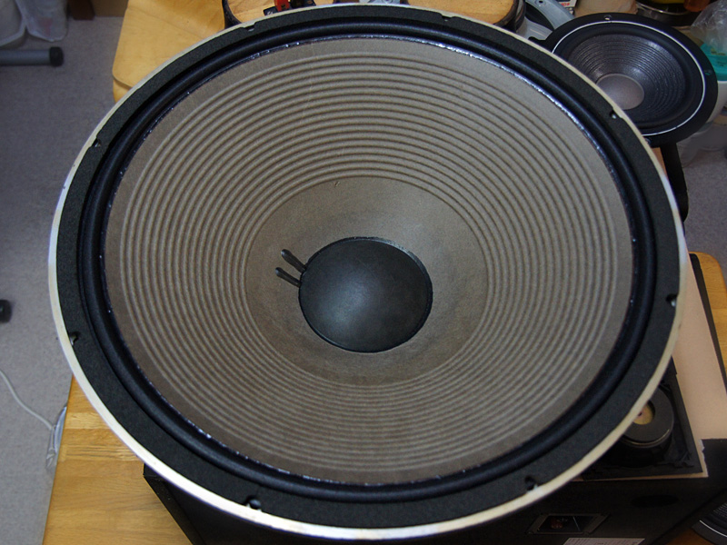 JBL 2245H